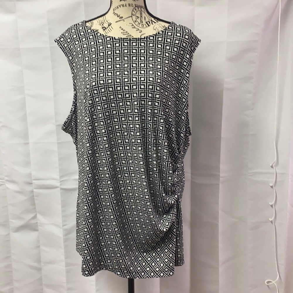 Women’s Claiborne Career Women Top (used)